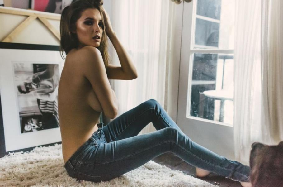 Alyssa Arce Sexy Topless 15