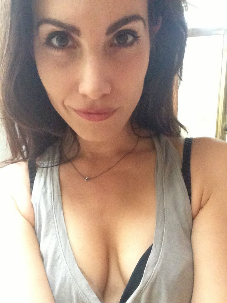 carly pope nackt