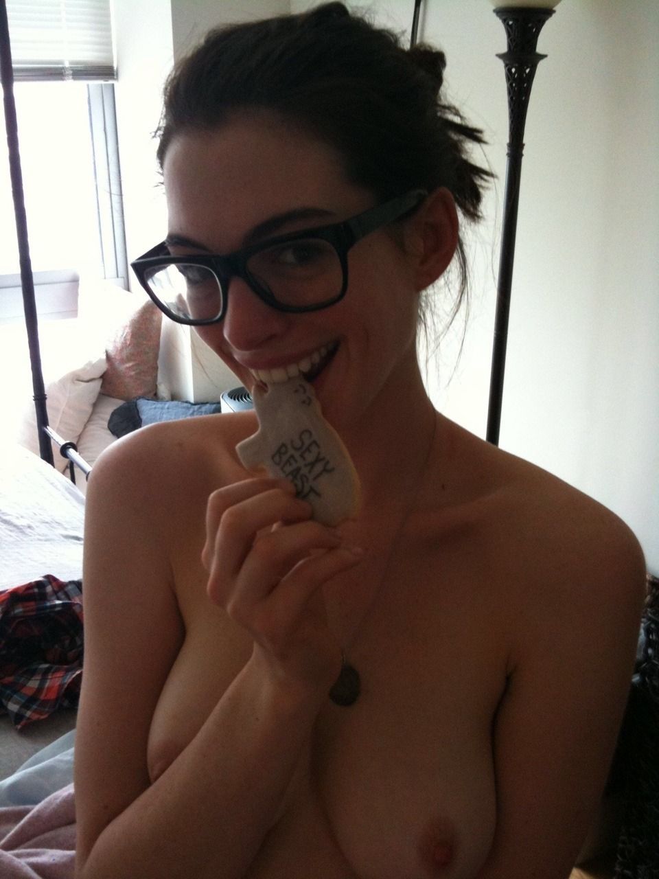 Anne Hathaway Leaked Photos