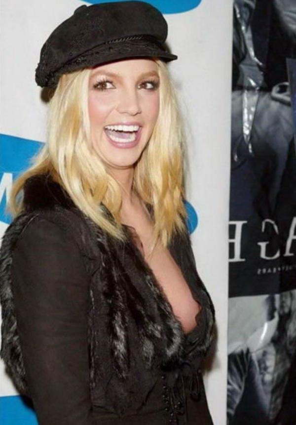 Britney Spears vervollständigt wirklich Nacktkollektionsfotos 31