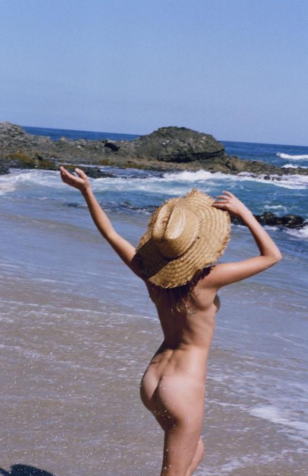 Camille Rowe Fotos Sexy Desnuda 11