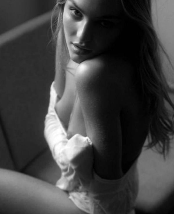 Candice Swanepoel foto di nudo 26