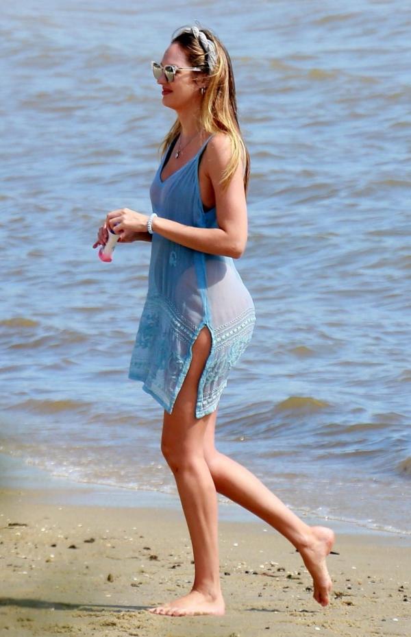 Candice Swanepoel beach