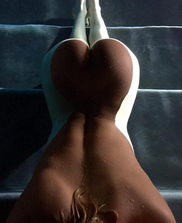 Γυμνές σέξι φωτογραφίες της Caroline Vreeland 49