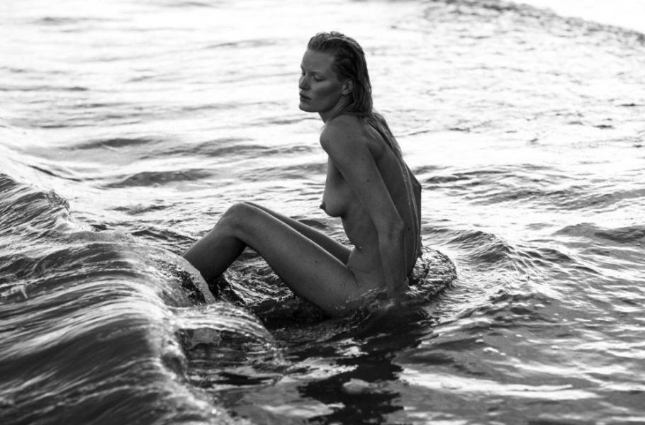 Caroline Winberg Nude Sexy Photos 38