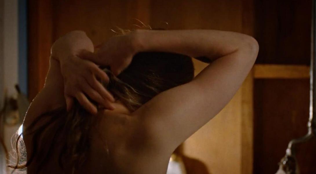 Carrie Coon Nude 37