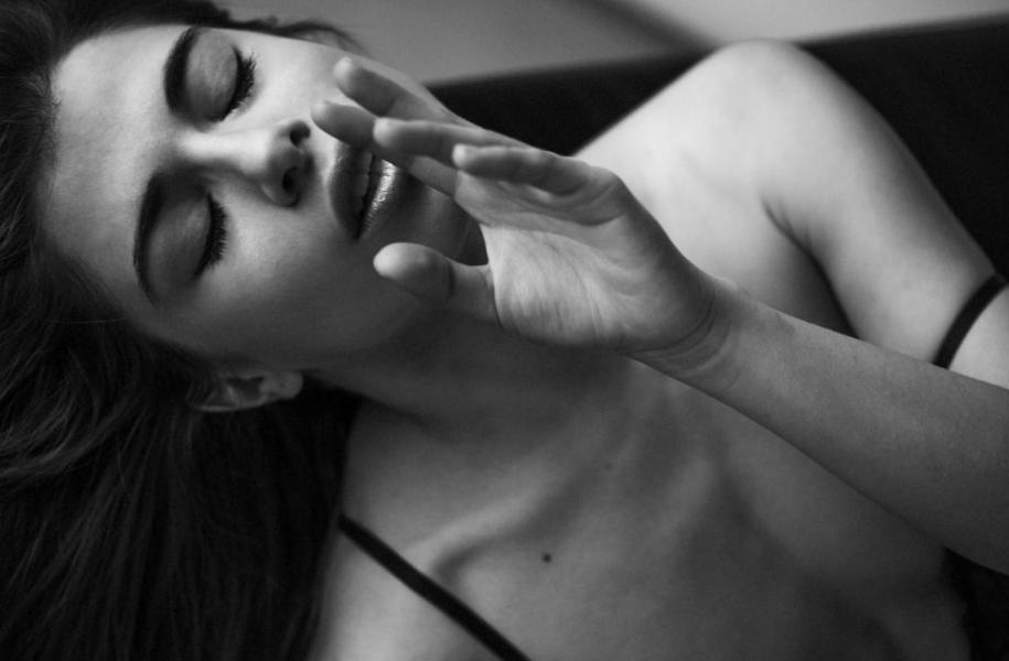Γυμνές σέξι φωτογραφίες της Chiara Bianchino 38