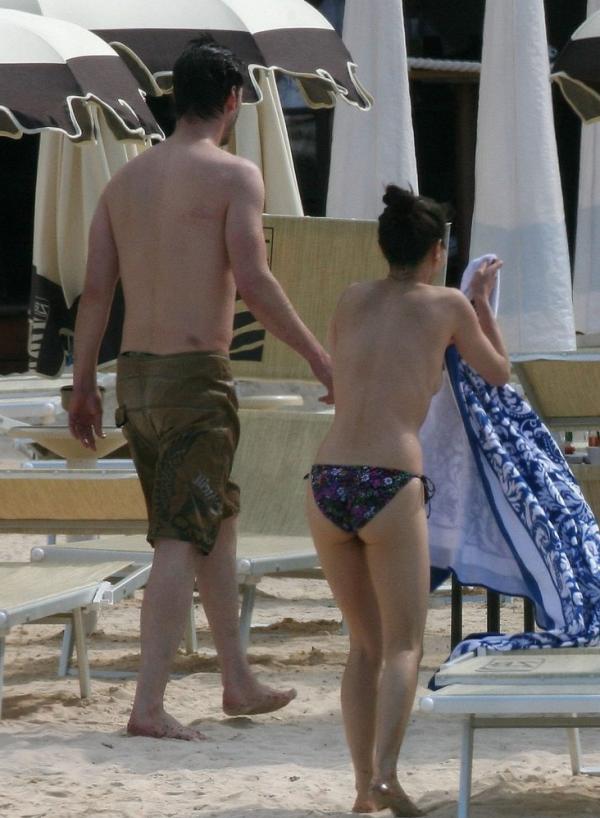 China Chow Goes Topless At The Beach Photos 7
