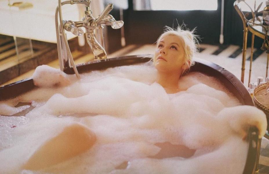 克里斯蒂娜·阿奎莱拉 (Christina Aguilera) 裸体性感照片 26