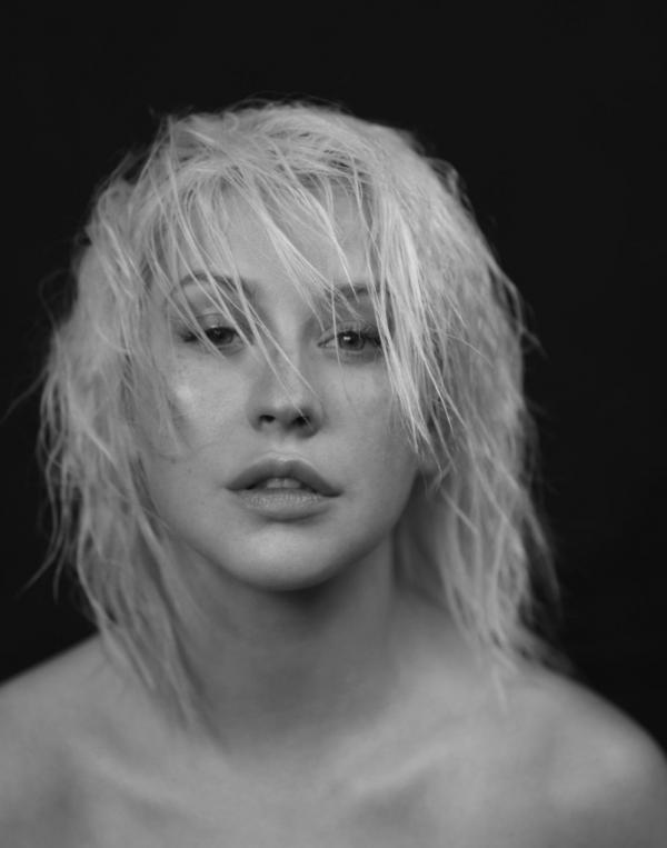 Christina Aguilera Topless and Sexy Photos 14
