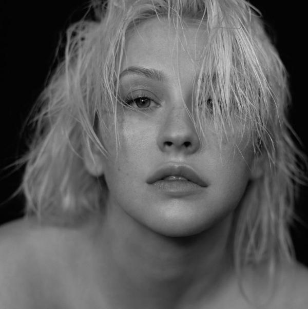 Christina Aguilera Topless and Sexy Photos 15