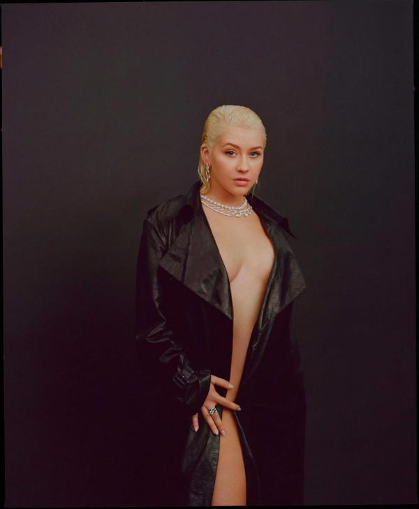 Christina Aguilera Topless and Sexy Photos 5