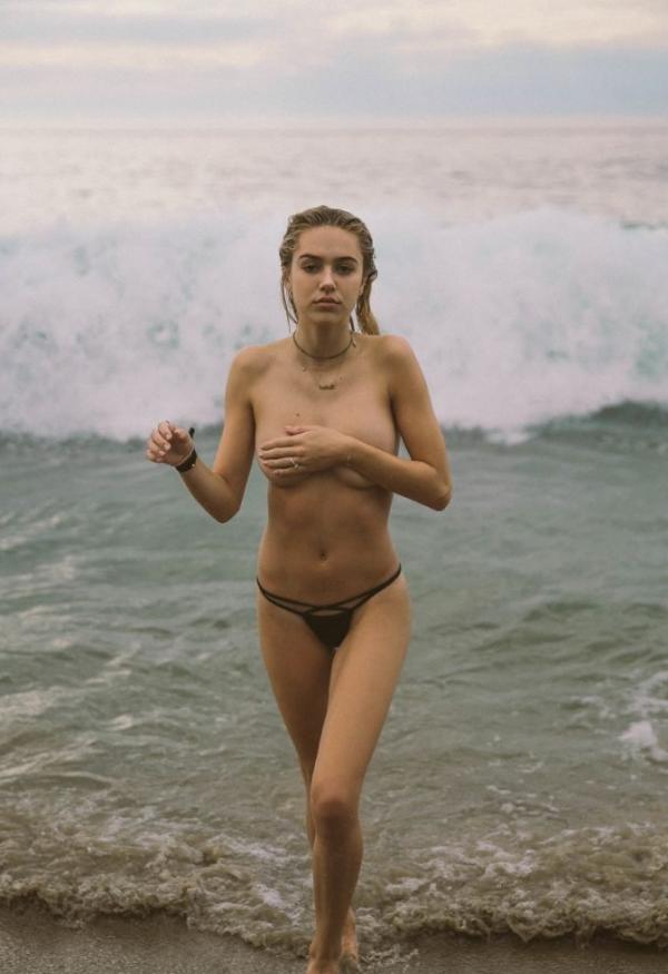 黛利拉·贝尔·哈姆林裸照