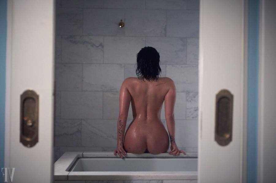 Demi Lovato Nude Photos 7