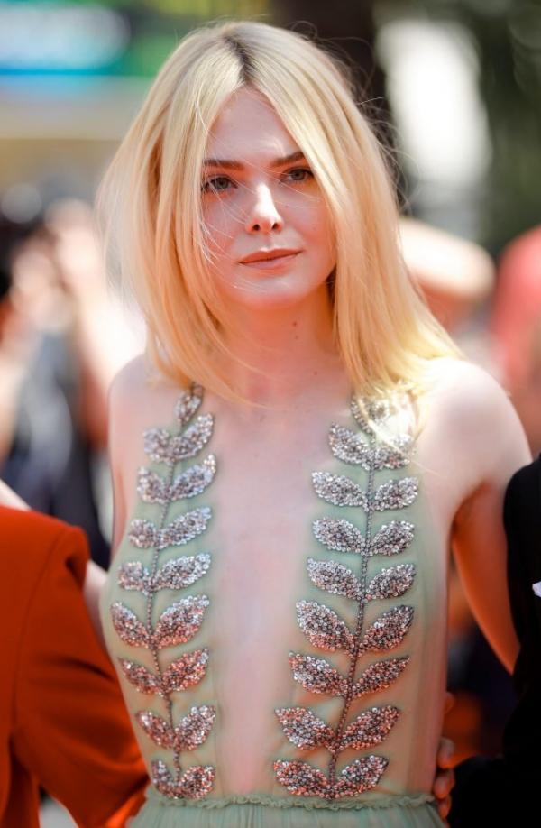 Elle Fanning Sexy Images 11