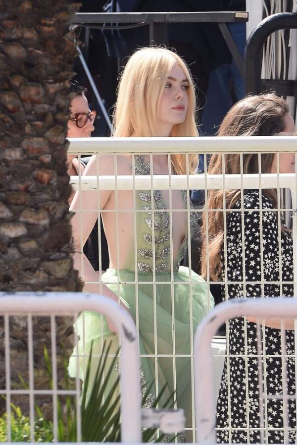Elle Fanning Sexy Images 33