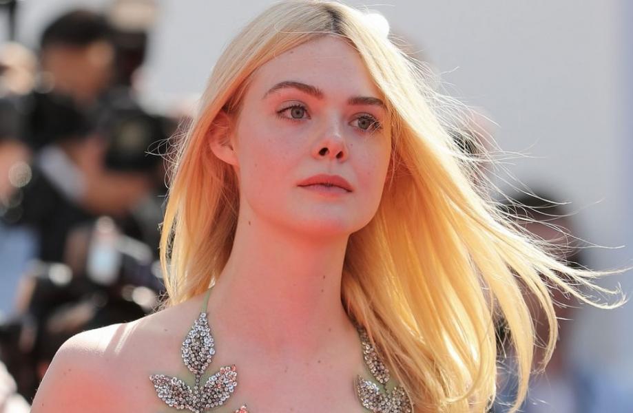 Elle Fanning Sexy Images 36