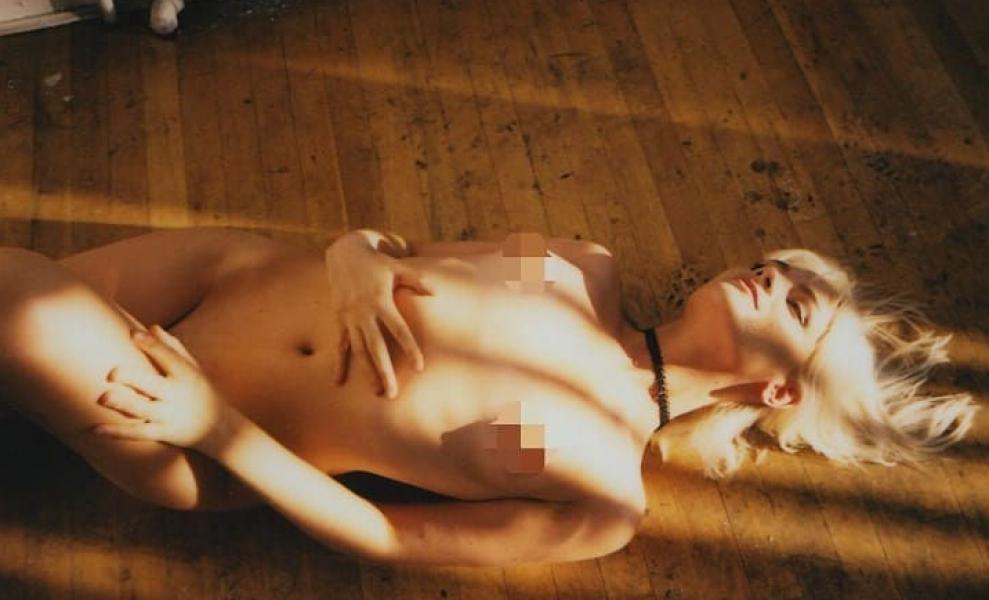 एरिन मॅई नग्न सेक्सी तस्वीरें 74