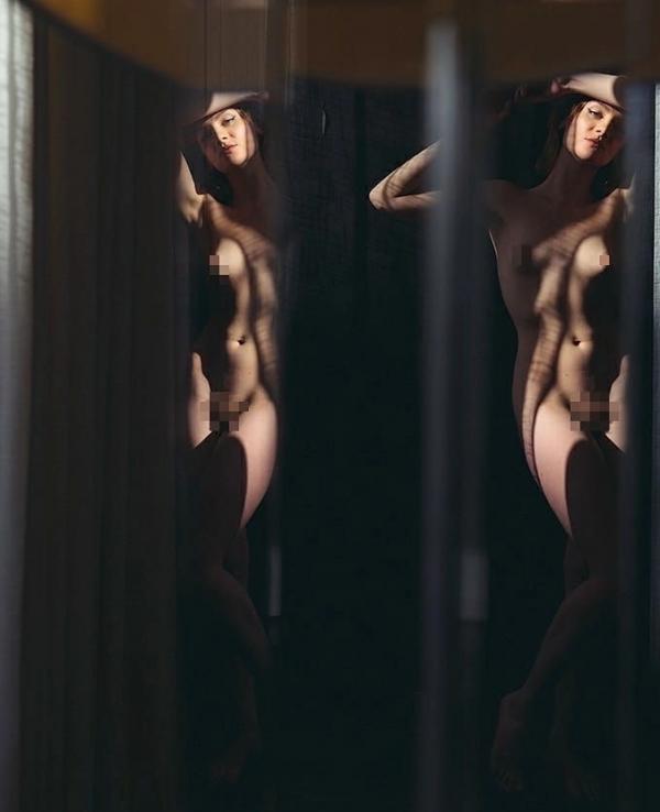 Γυμνές σέξι φωτογραφίες της Erin Mae 76