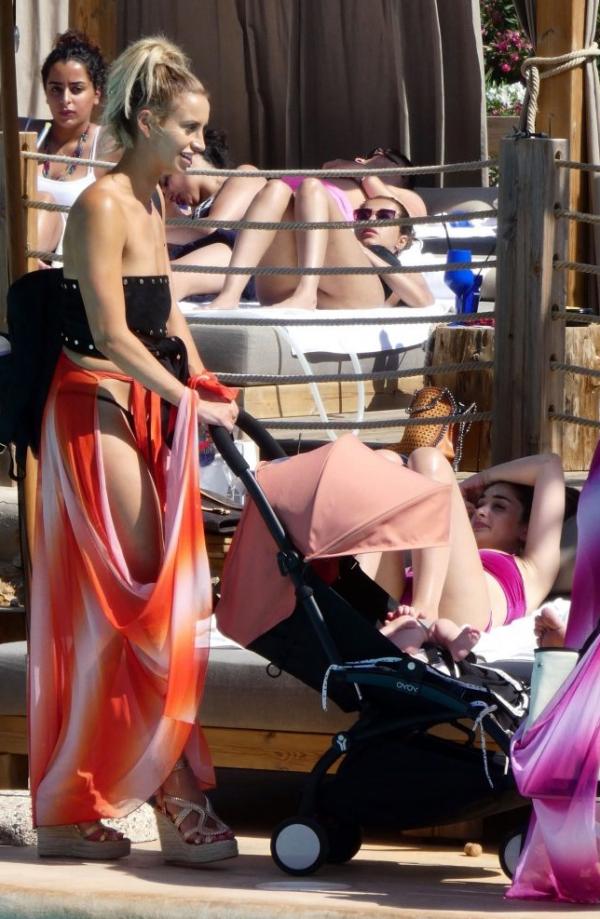 Ferne McCann seksowne topless zdjęcia 73