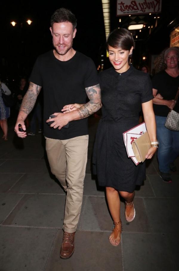 Foto Tanpa Bra Frankie Bridge 19