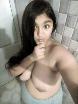 Bhabhi nue selfie