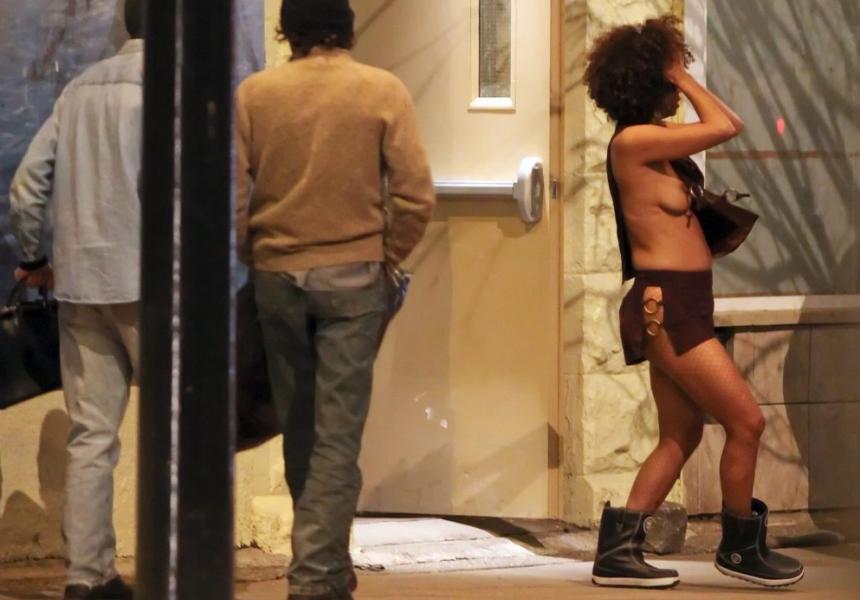 Halle Berry Topless Photos 7