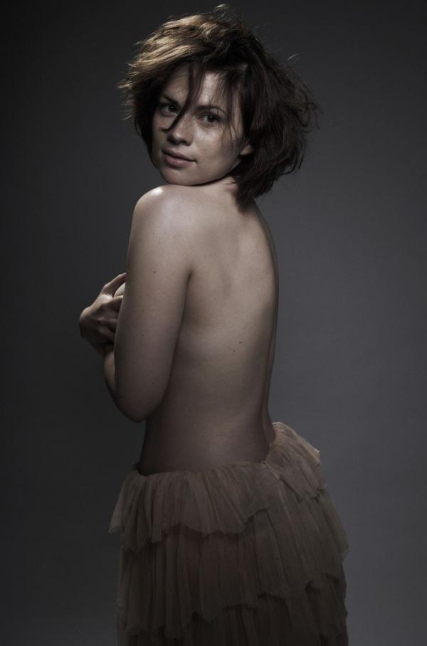 海莉·阿特维尔裸照性感写真 9