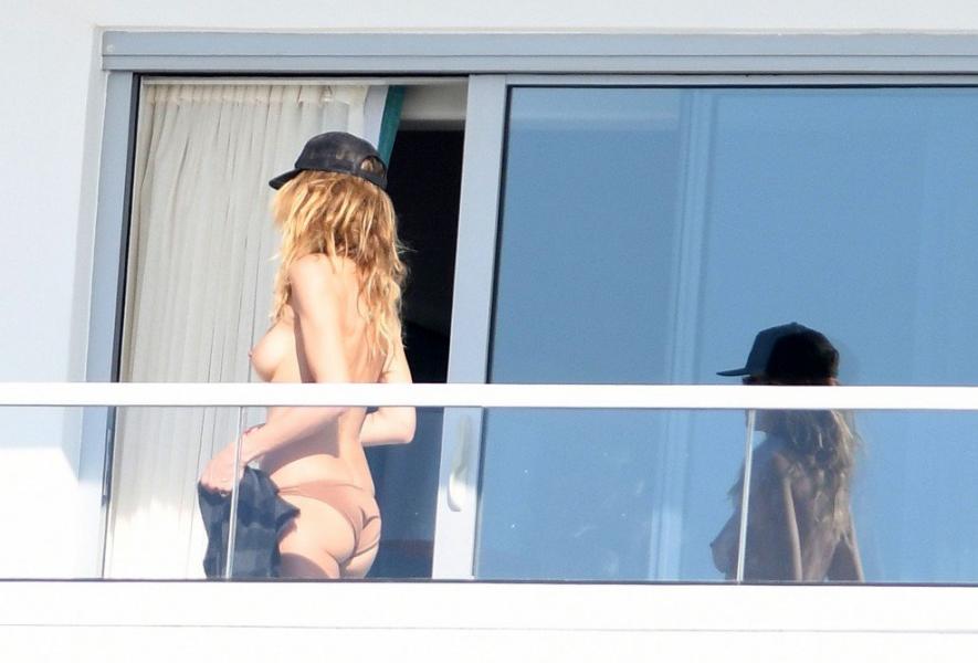 Foto in topless di Heidi Klum 25