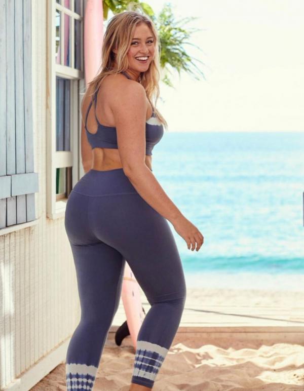 Iskra Lawrence Sexy Images 45