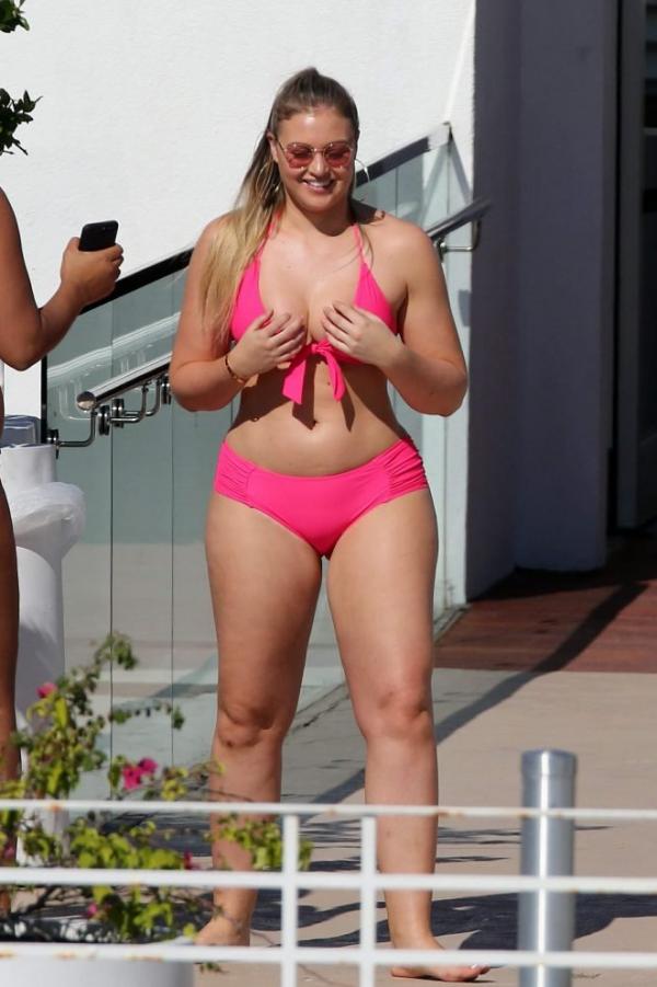 Iskra Lawrence Sexy Foto's 12