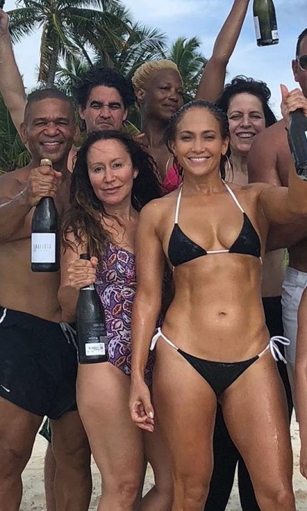 Jennifer Lopez Sexy New Pics 38