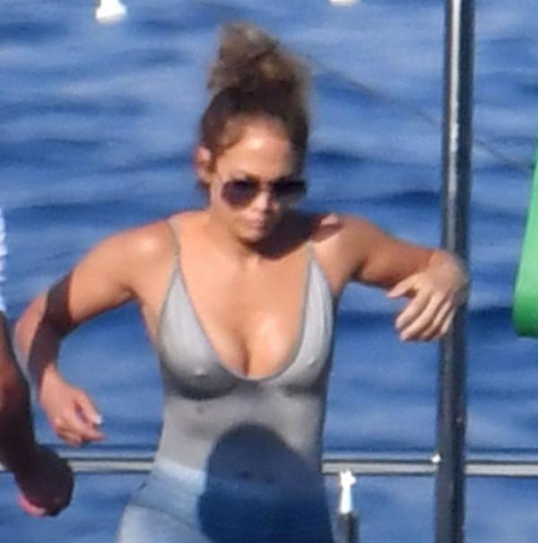 Jennifer Lopez Sexy Photos 9