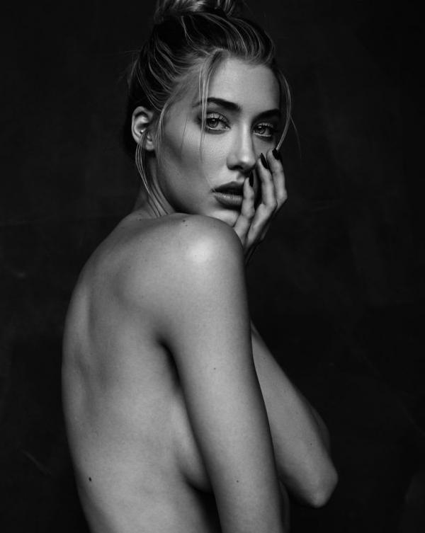 Jessica Serfaty Nude Sexy Pics 19