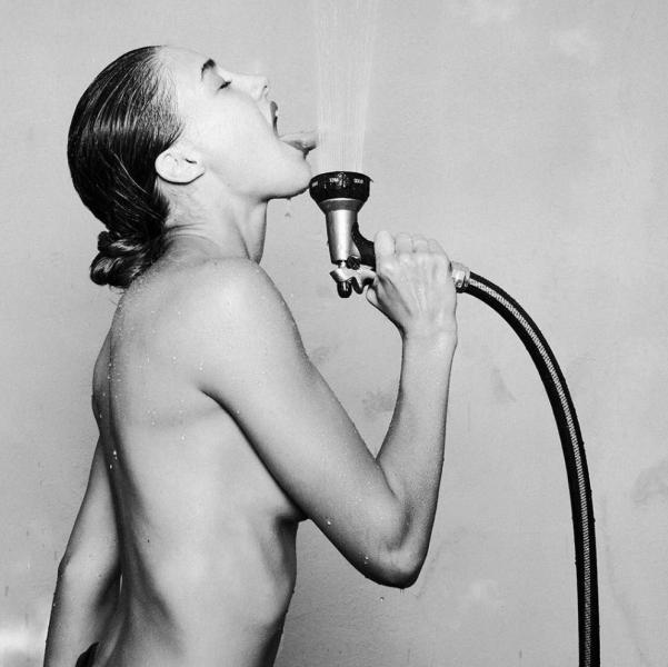 杰西卡·瑟法蒂 (Jessica Serfaty) 裸体性感照片 91