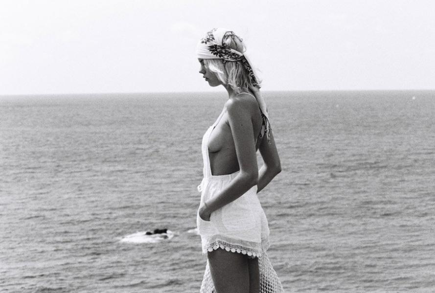 ジュリア・アルメンドラ 裸の写真 8