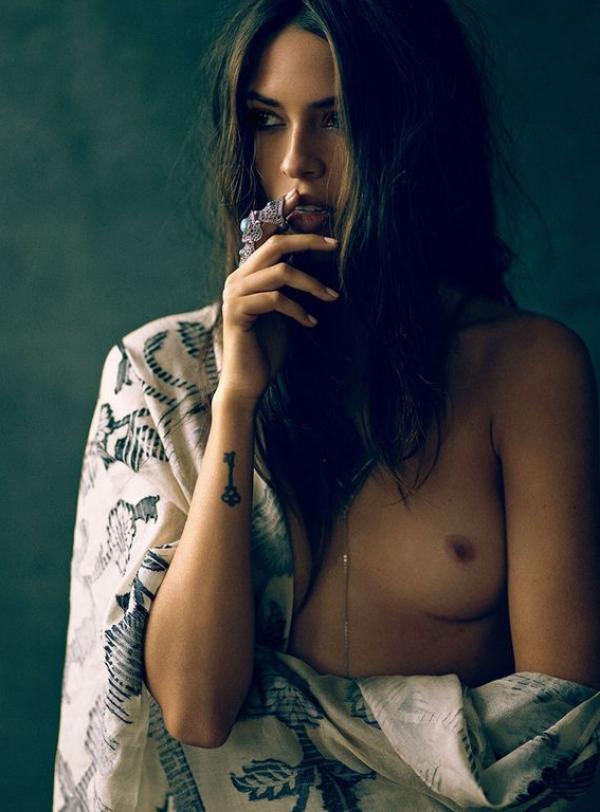Foto in topless di Juliana Herz 2