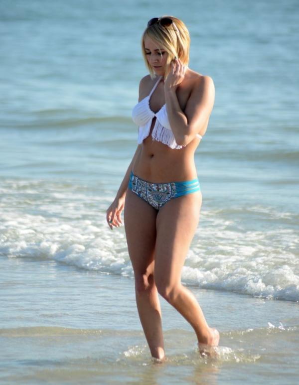 Kate England in einem Bikini-Fotos 12