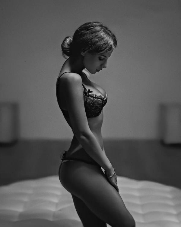 Γυμνές σέξι φωτογραφίες της Κατερίνας Κρίσταλ 24