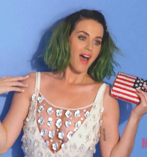 Foto di tette e capezzoli di Katy Perry 7