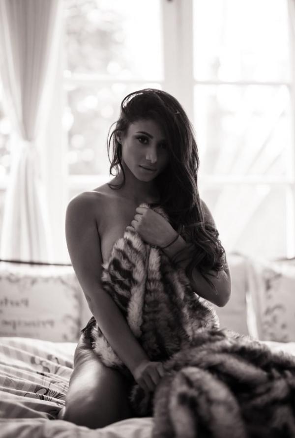 Fotos de Kayleigh Morris en topless sexy 1