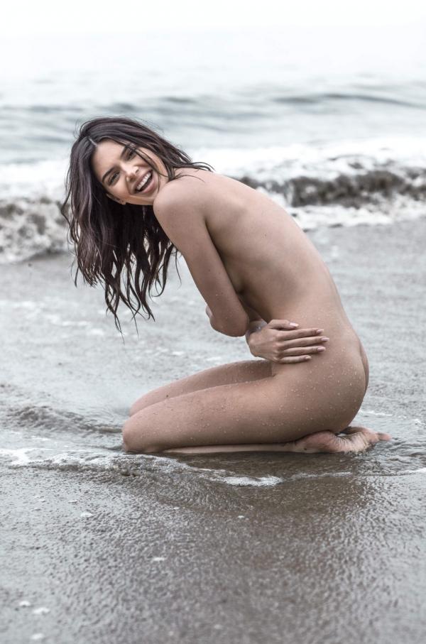 Kendall Jenner Naked Photos 11