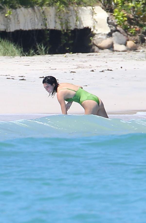 Foto sexy di Khloe Kardashian Kendall Jenner 104