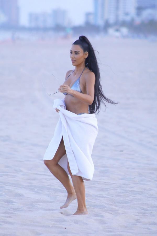 Những bức ảnh sexy của Kim Kardashian Larsa Pippen 21