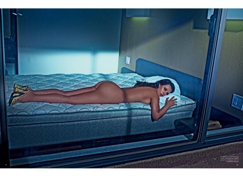 Ким Кардашьян голая киска сиськи попой фото 27