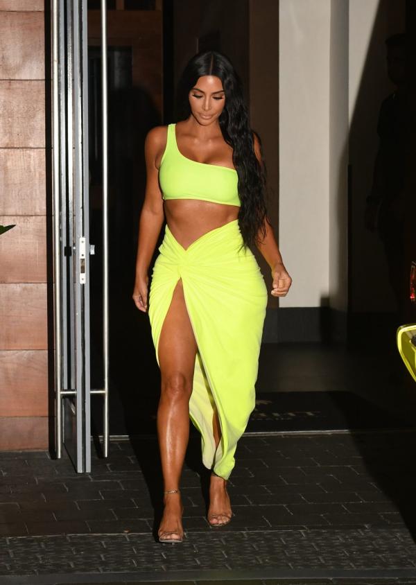 Kim Kardashian Sexy Photos 31