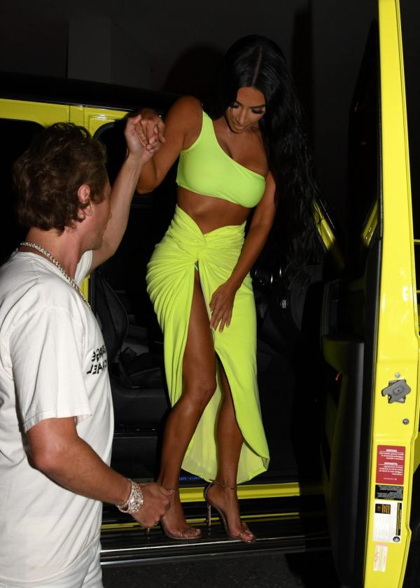 Kim Kardashian Sexy Photos 7