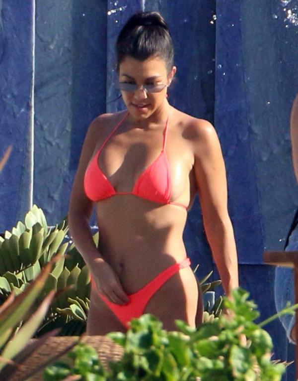 Fotos sexys de Kourtney Kardashian 3 3