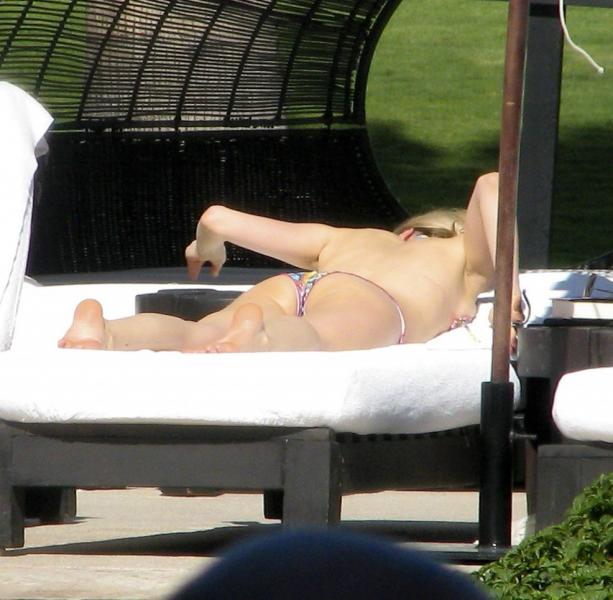 Kristin Cavallari trong bộ ảnh bikini 10
