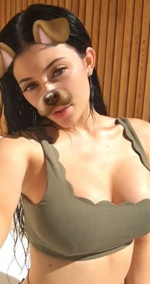 Kylie Jenner เซ็กซี่ ภาพถ่าย 15 1